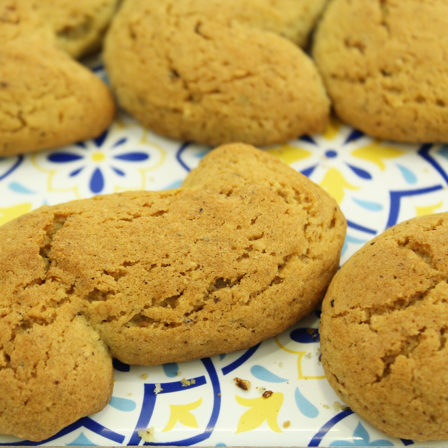 Biscotti a "S" alle nocciole